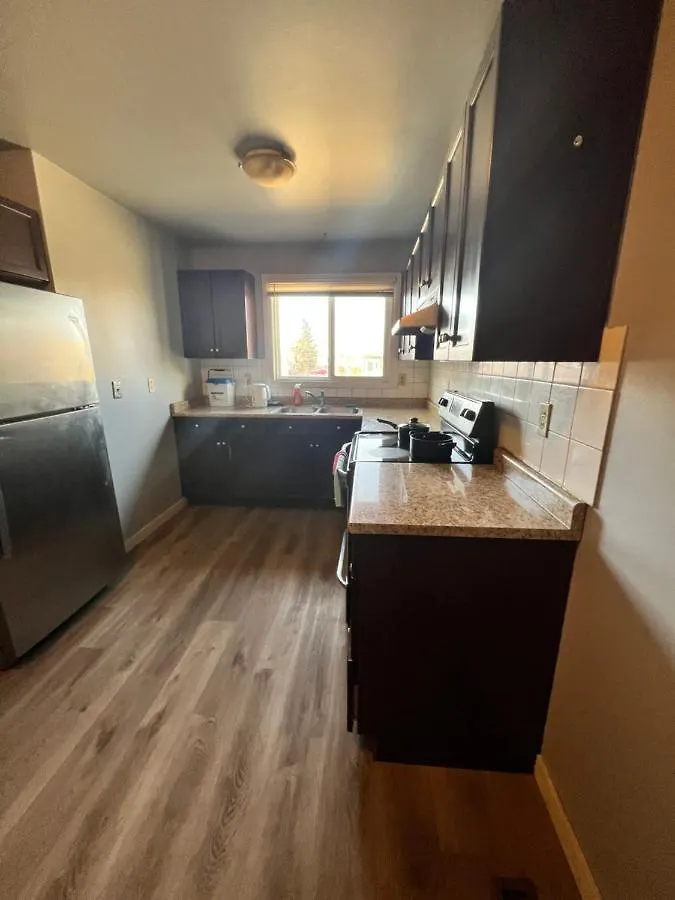Room In Edmonton*Wifi*Netflix*Tv*Parking Edmonton